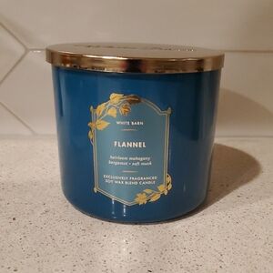 White Barn Flannel Candle
